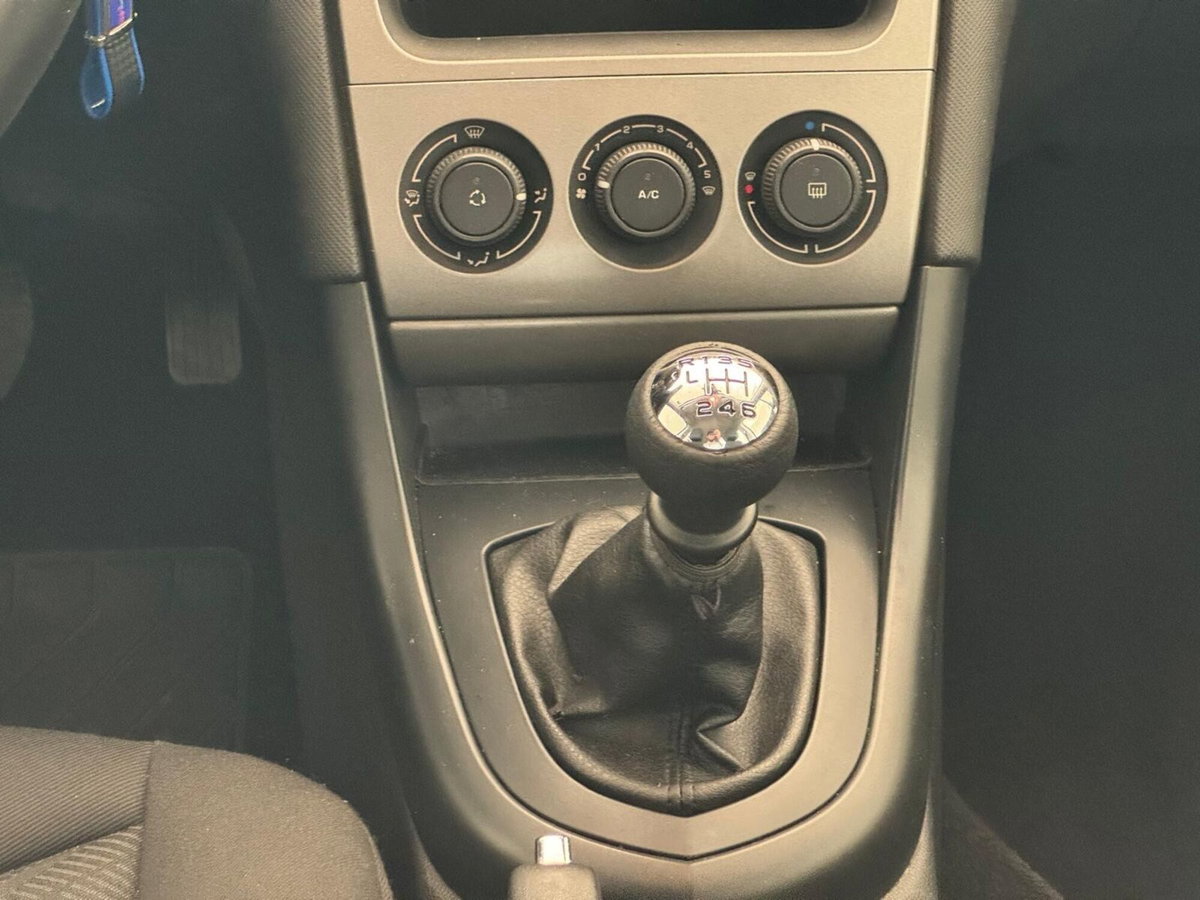 Peugeot 308 SW 1.6 HDi 110CV Ciel Tecno (13)