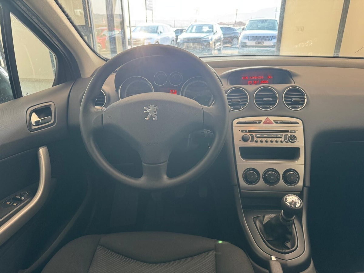 Peugeot 308 SW 1.6 HDi 110CV Ciel Tecno (15)