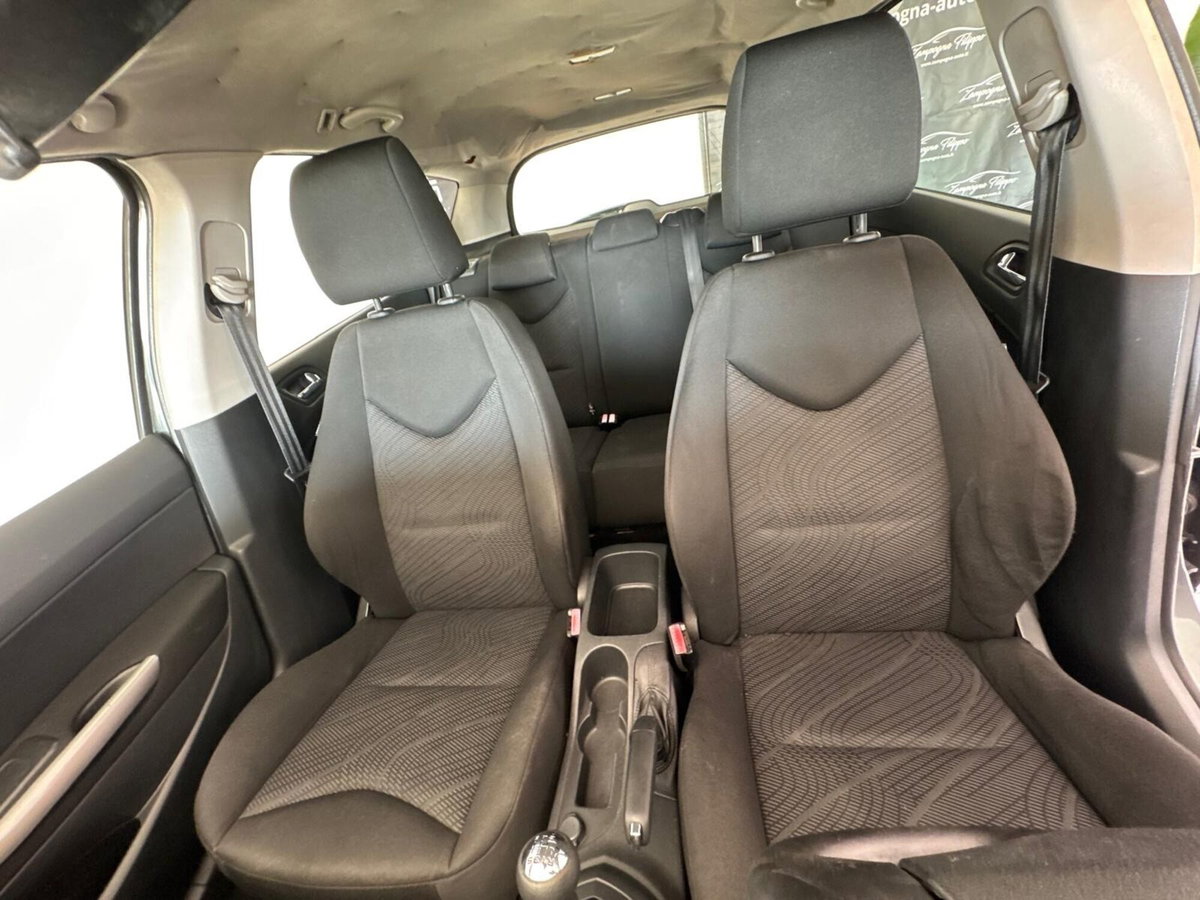 Peugeot 308 SW 1.6 HDi 110CV Ciel Tecno (19)