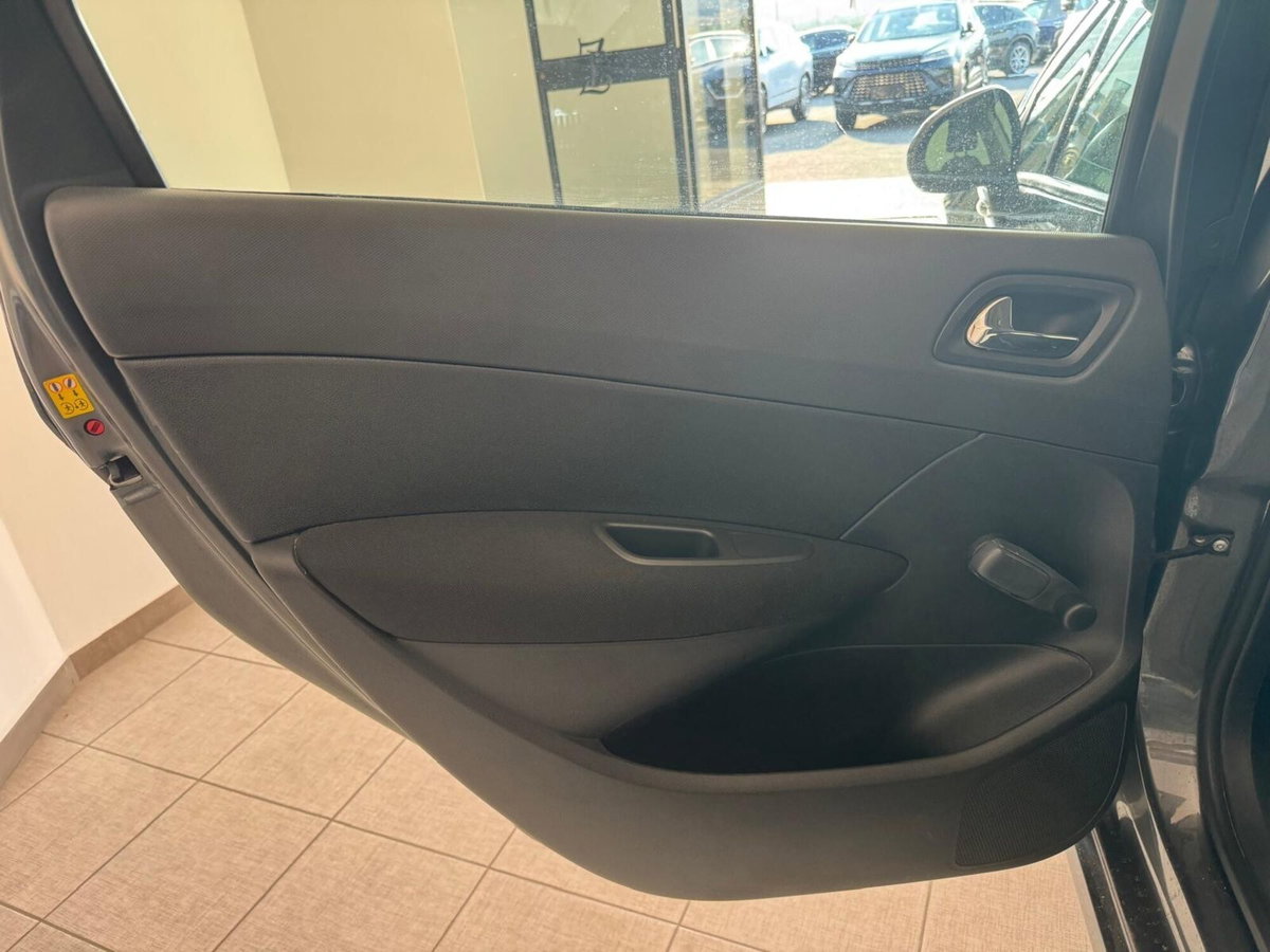 Peugeot 308 SW 1.6 HDi 110CV Ciel Tecno (9)