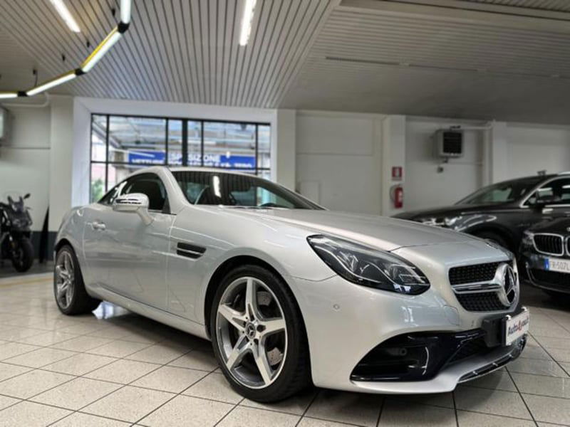 Mercedes-Benz SLC 180 AMG line