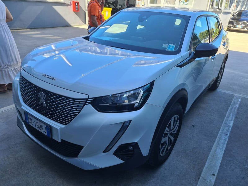 Peugeot 2008 motore elettrico 136 CV Active Pack
