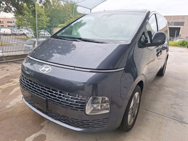 Hyundai Staria 1.6 hev 2wd auto