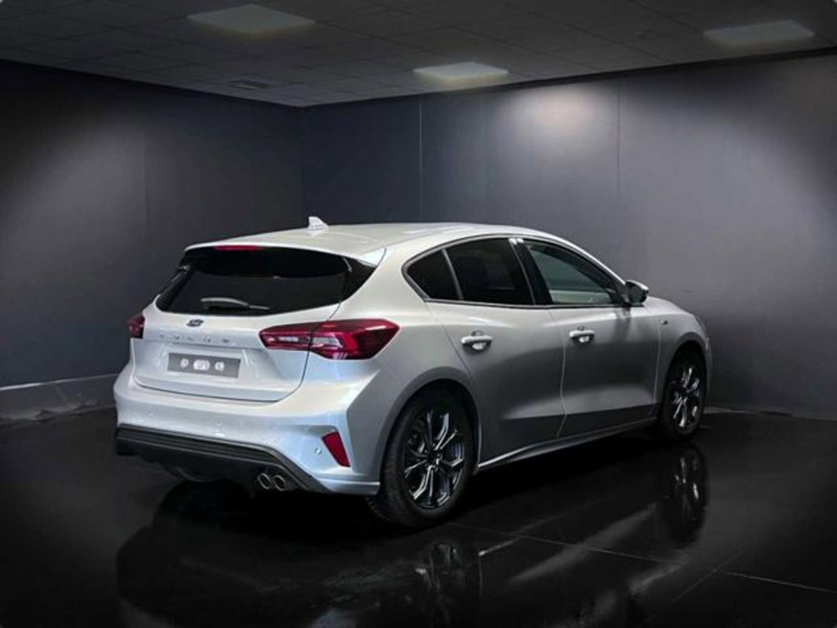 Ford Focus 1.0 EcoBoost Hybrid 125 CV Power. 5p. ST-Line Style (10)