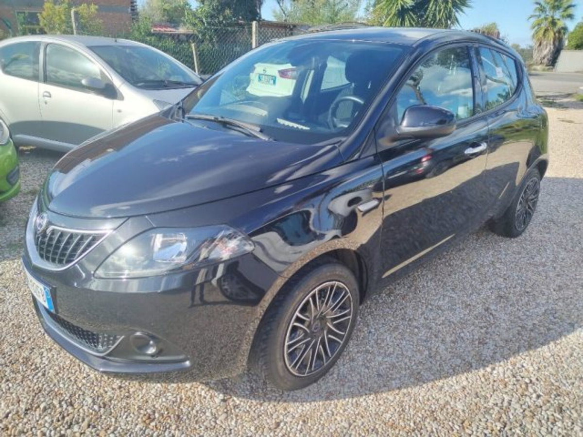 Lancia Ypsilon 1.0 FireFly 5 porte S&S Hybrid Gold Plus (7)