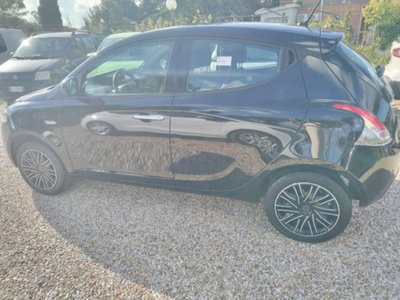 Lancia Ypsilon 1.0 FireFly 5 porte S&S Hybrid Gold Plus (8)