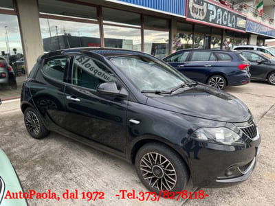 Lancia Ypsilon 1.0 FireFly 5 porte S&S Hybrid Ecochic Silver usata