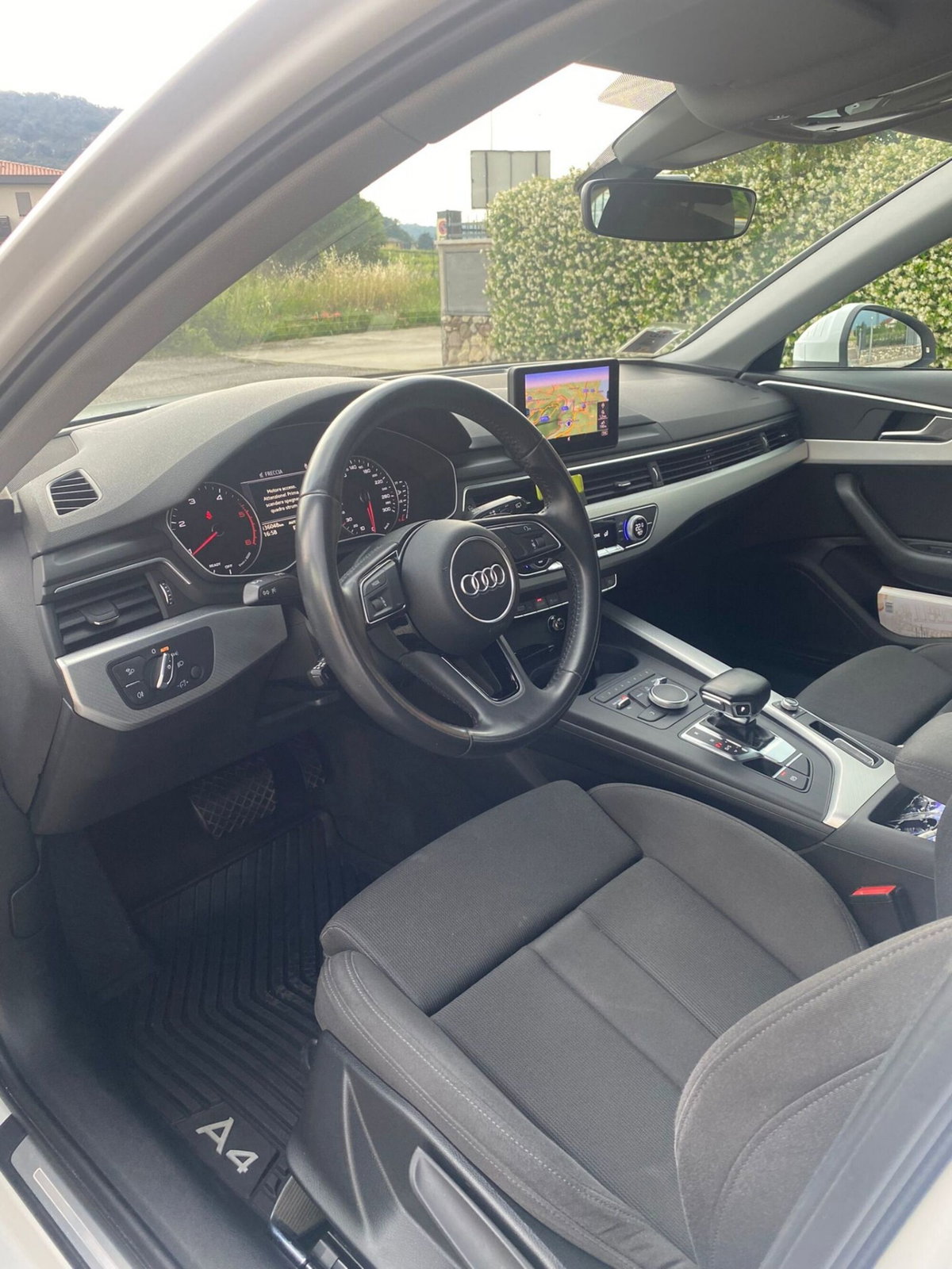 Audi A4 Avant 2.0 TDI 122 CV S tronic Sport (2)