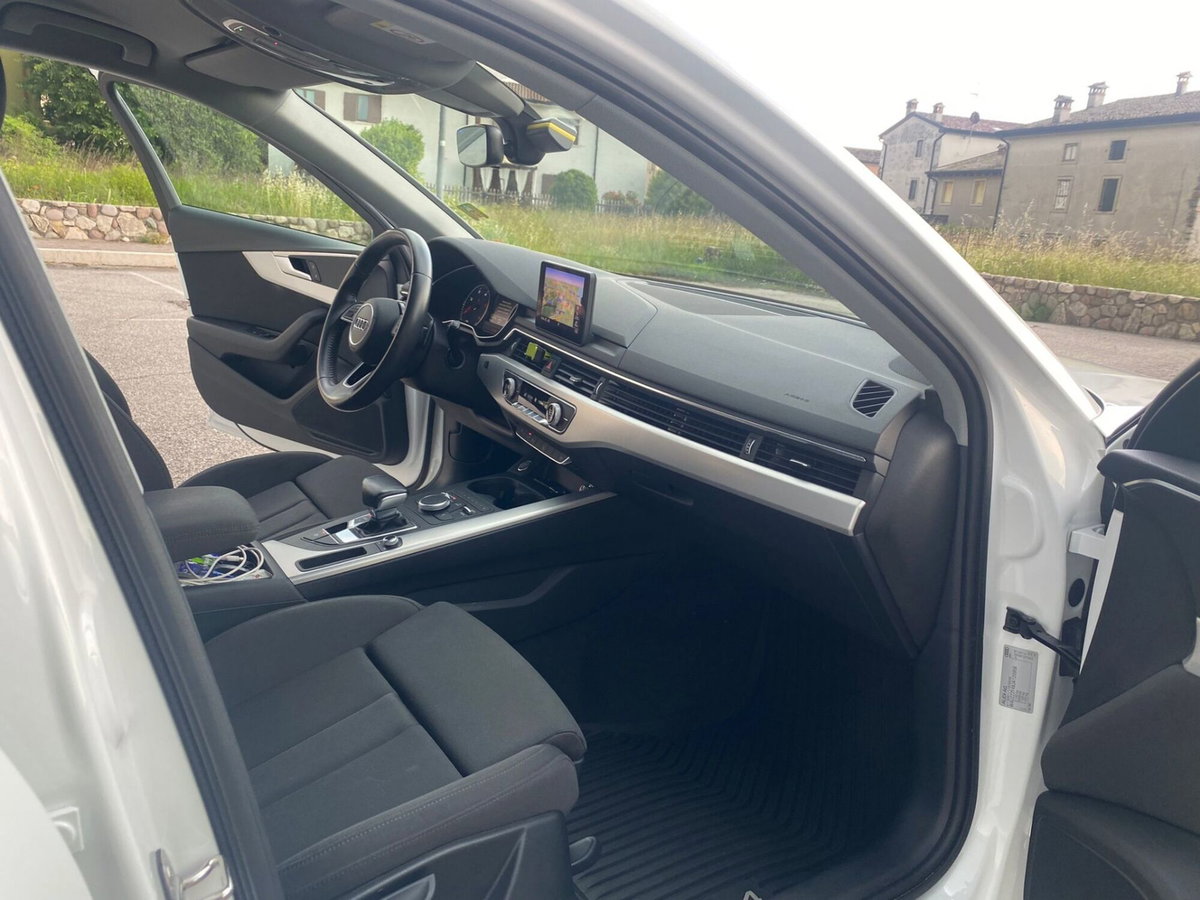 Audi A4 Avant 2.0 TDI 122 CV S tronic Sport (8)