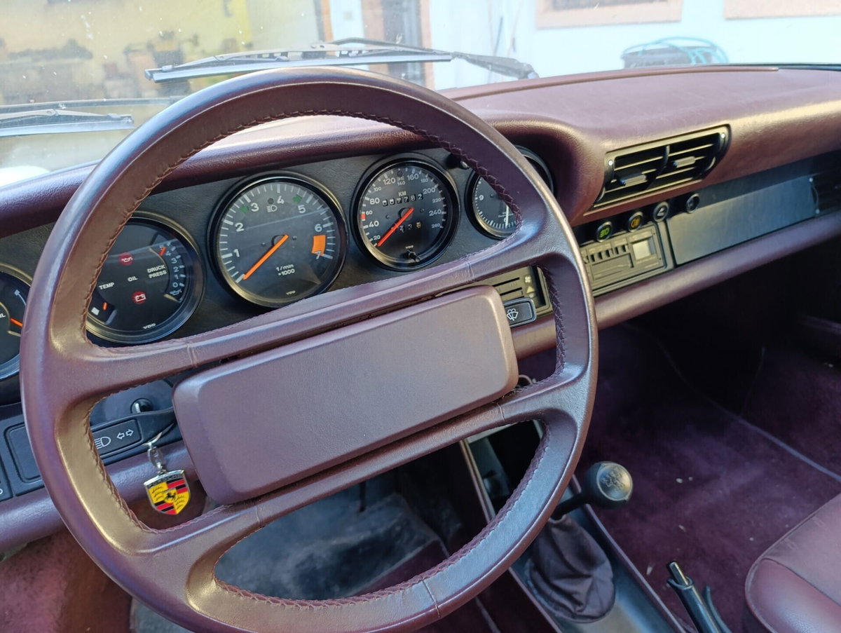 Porsche 911 Coupé Carrera 3.2 (12)