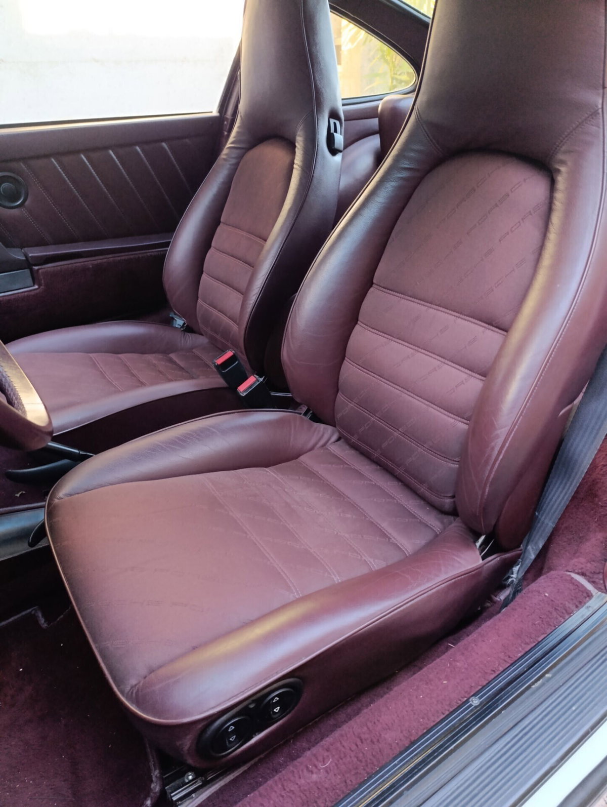 Porsche 911 Coupé Carrera 3.2 (14)