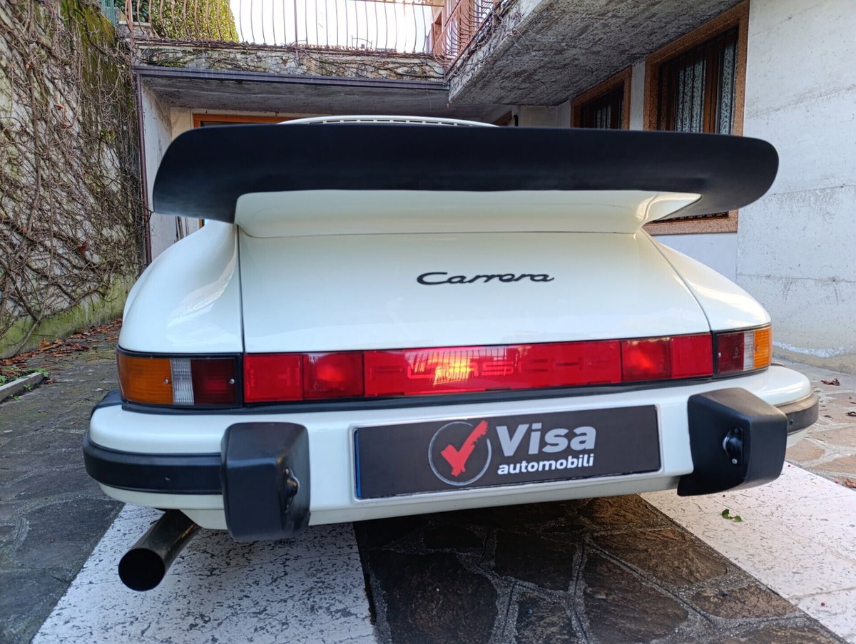 Porsche 911 Coupé Carrera 3.2 (16)