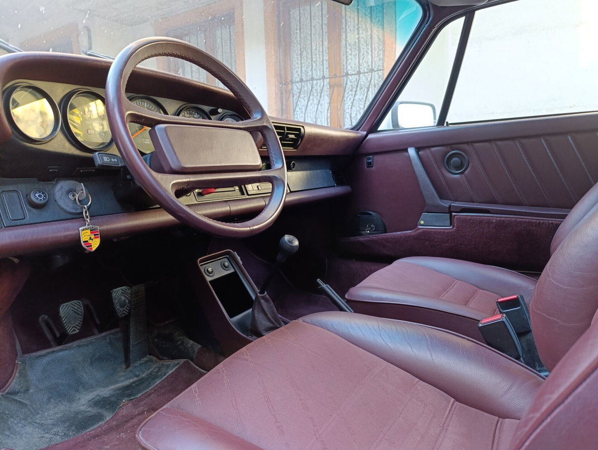 Porsche 911 Coupé Carrera 3.2 (3)
