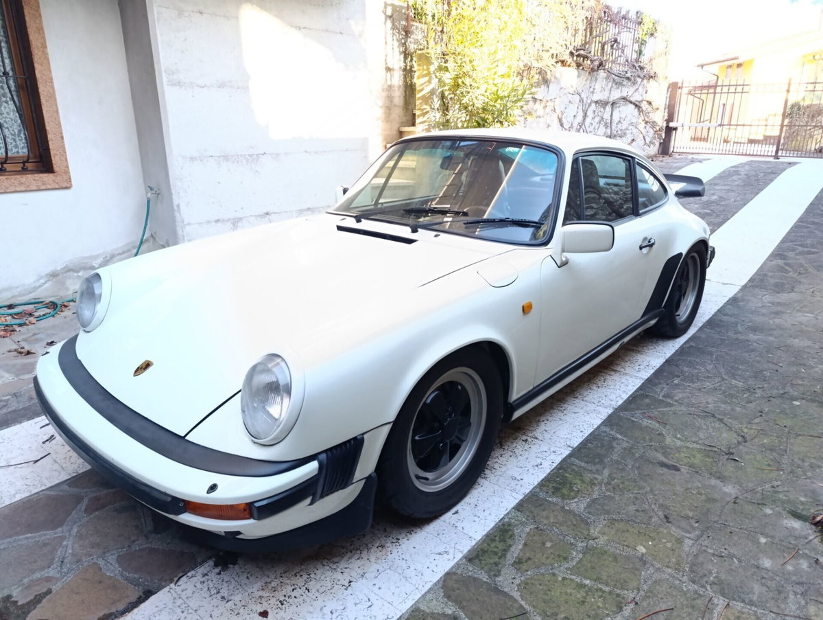 Porsche 911 Coupé Carrera 3.2 (4)