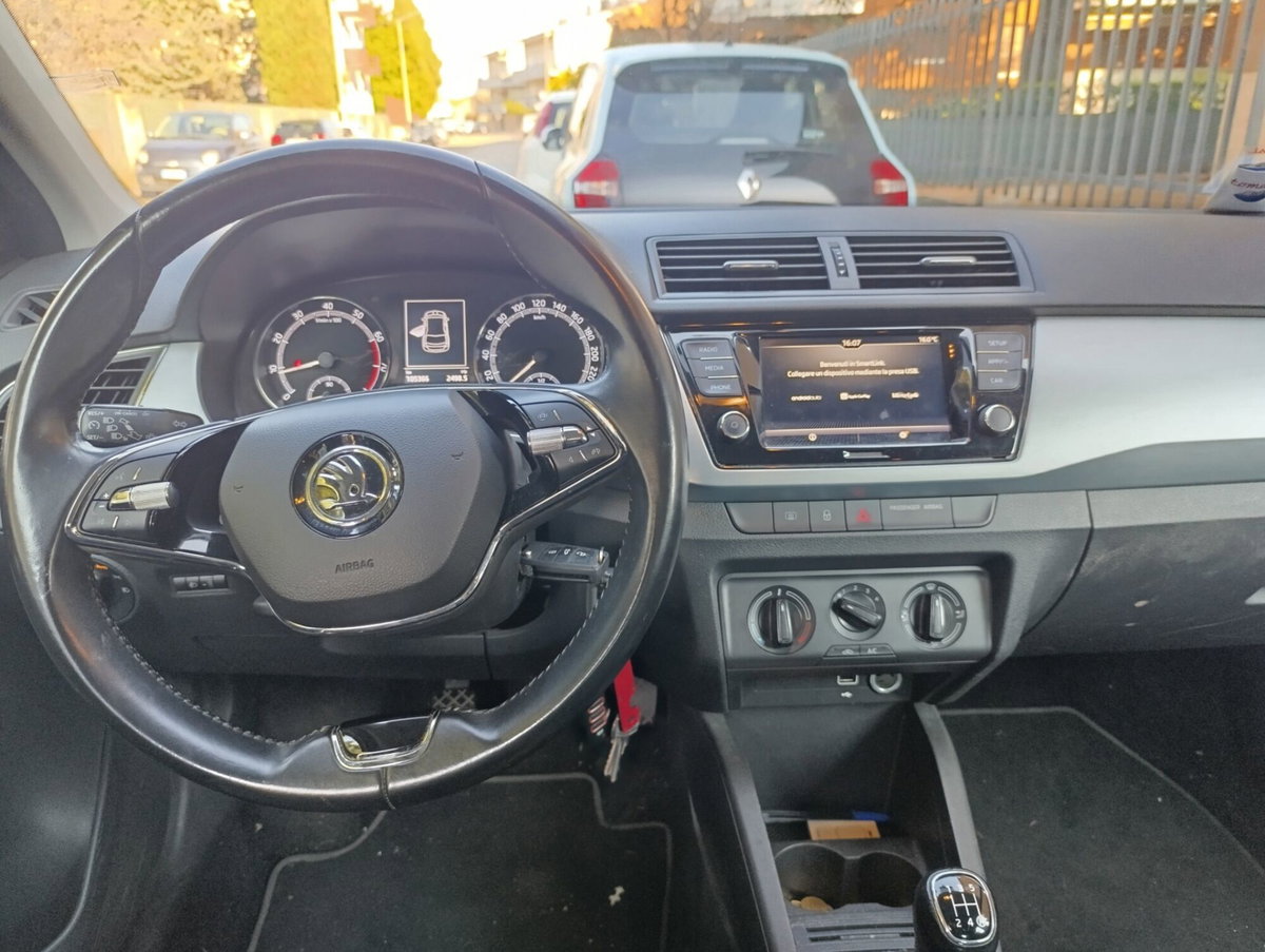 Skoda Fabia 1.0 MPI 60 CV Design Edition (2)