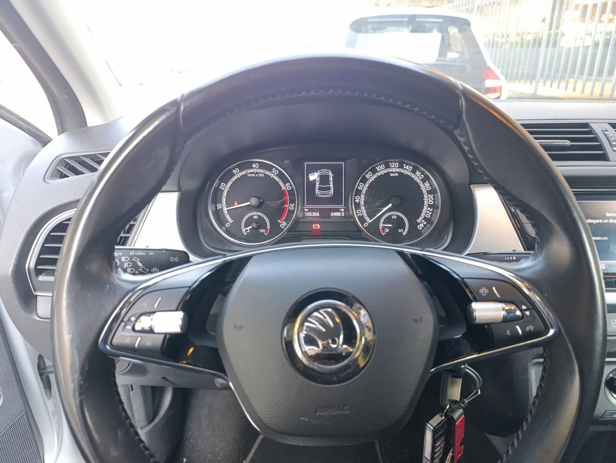 Skoda Fabia 1.0 MPI 60 CV Design Edition (7)