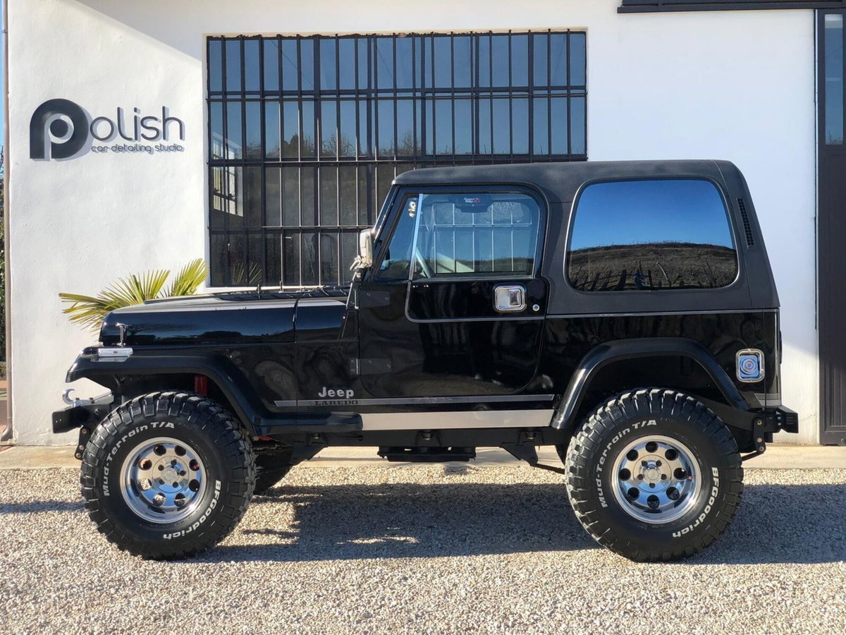 Jeep Wrangler 2.5 Laredo (3)
