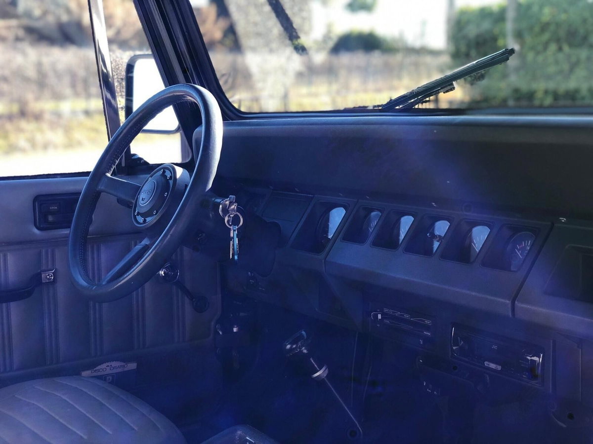 Jeep Wrangler 2.5 Laredo (4)
