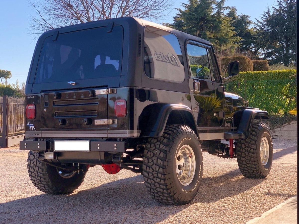 Jeep Wrangler 2.5 Laredo (5)