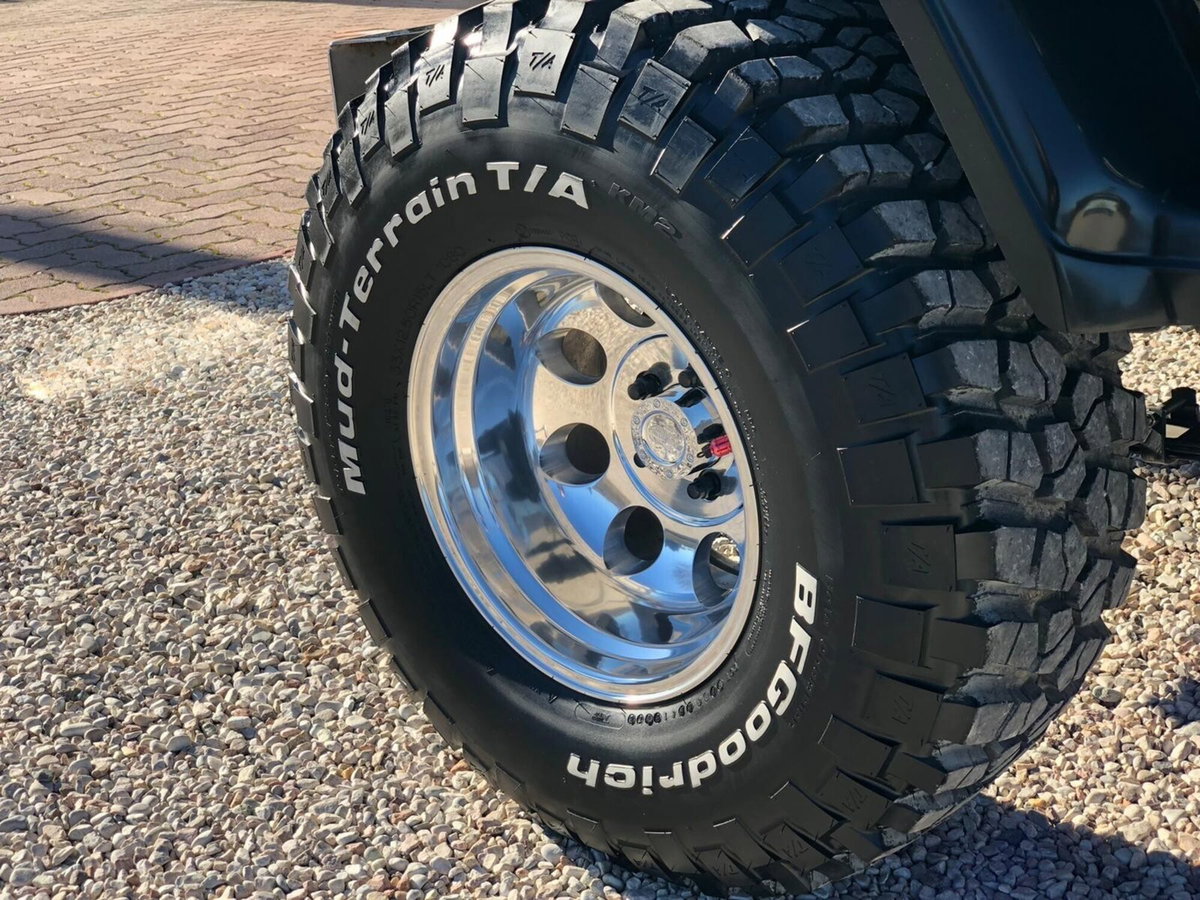 Jeep Wrangler 2.5 Laredo (6)