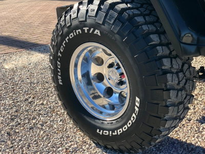 Jeep Wrangler 2.5 Laredo (6)