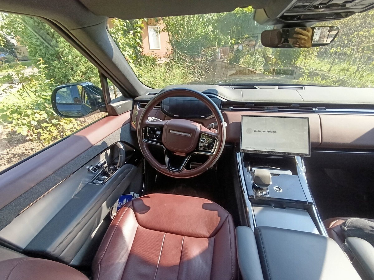 Land Rover Range Rover Sport 3.0D l6 249 CV HSE Dynamic Stealth (10)