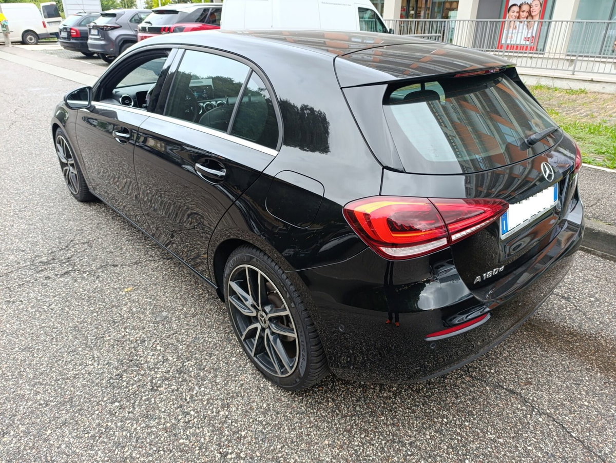 Mercedes-Benz Classe A 180 d Automatic Premium (9)