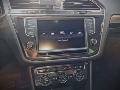 Volkswagen Tiguan 2.0 TDI SCR DSG Executive BlueMotion Technology (9)