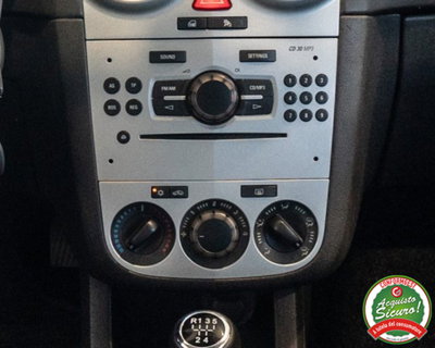 Opel Corsa 1.2 3 porte Club (10)