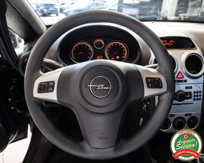 Opel Corsa 1.2 3 porte Club (11)