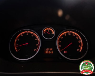Opel Corsa 1.2 3 porte Club (13)