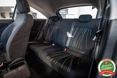 Opel Corsa 1.2 3 porte Club (14)