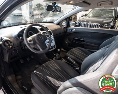 Opel Corsa 1.2 3 porte Club (7)
