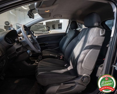 Opel Corsa 1.2 3 porte Club (8)