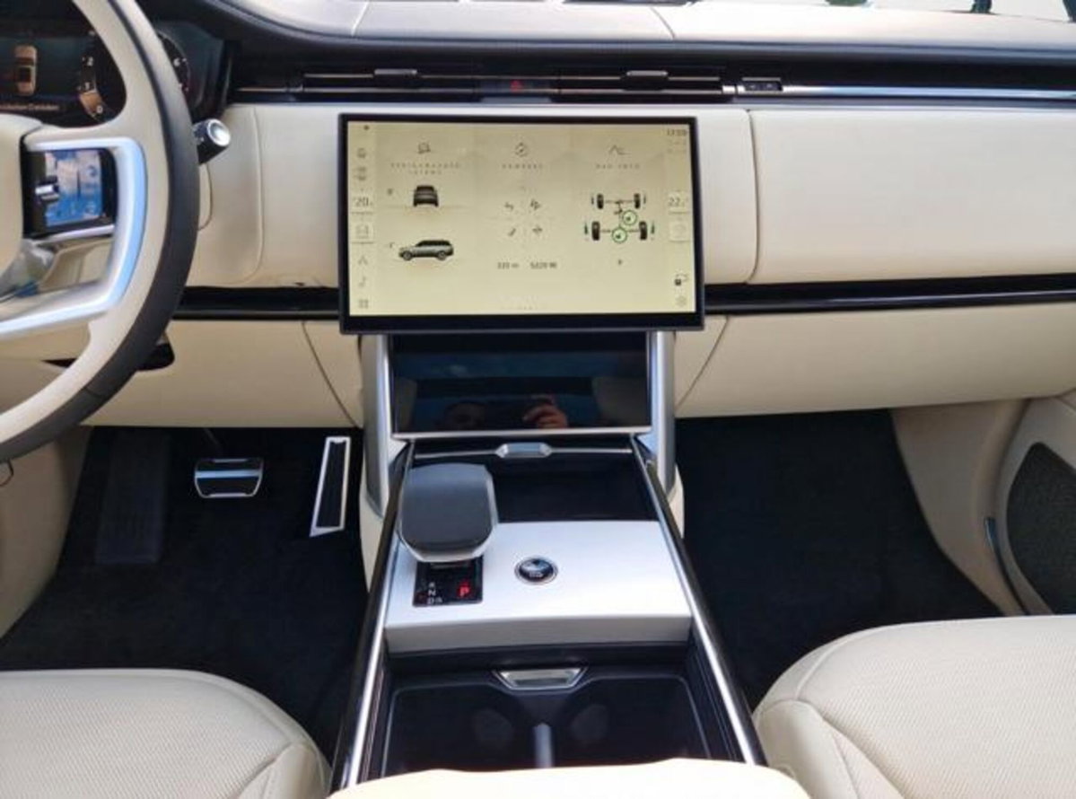 Land Rover Range Rover 4.4 V8 Autobiography LWB 7 posti (14)