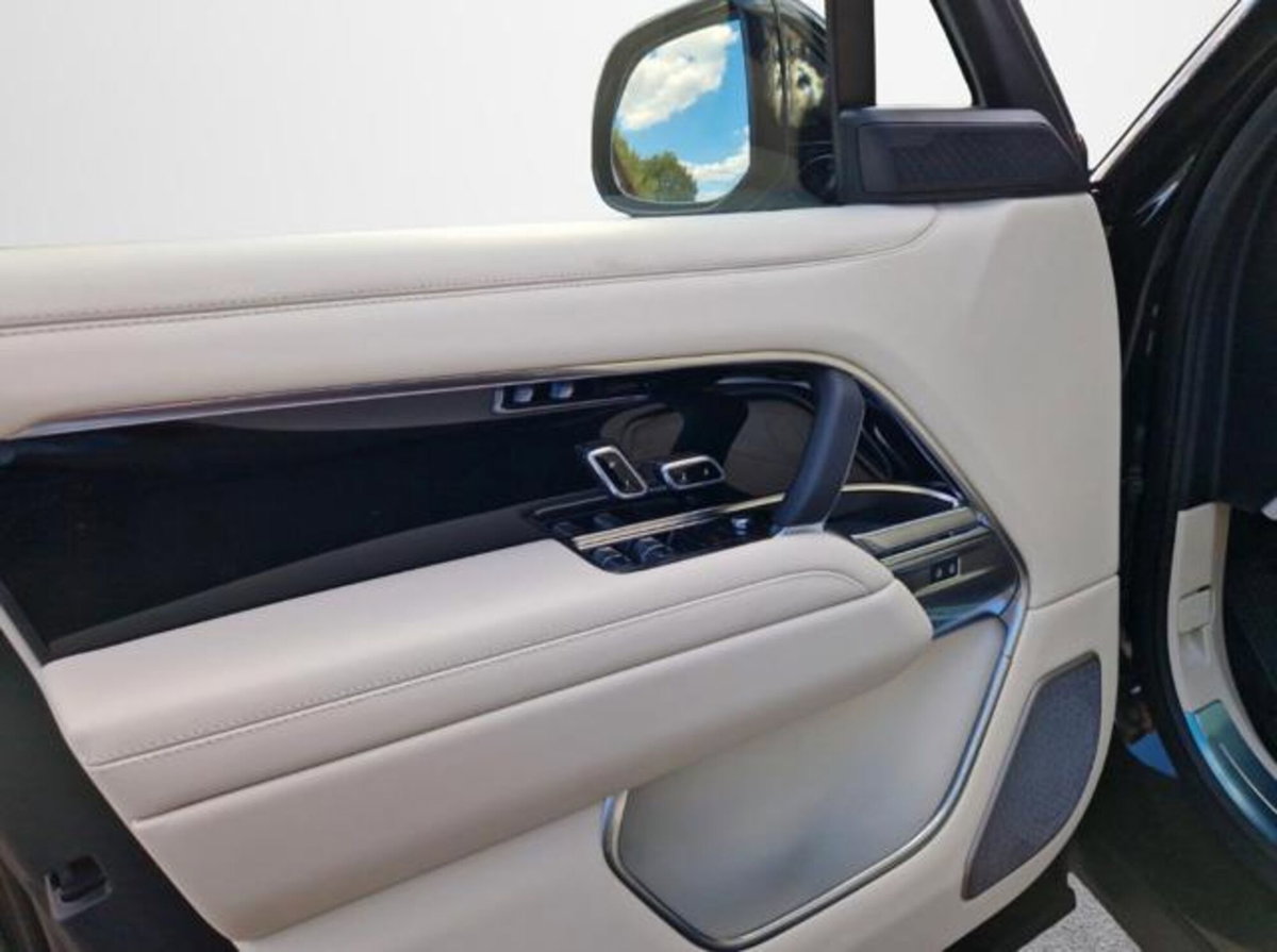 Land Rover Range Rover 4.4 V8 Autobiography LWB 7 posti (18)