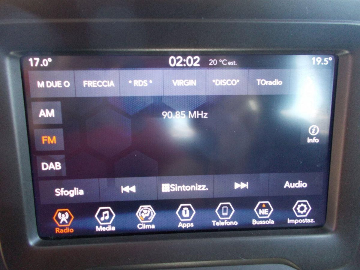 Jeep Renegade 1.6 Mjt 120 CV Limited (15)