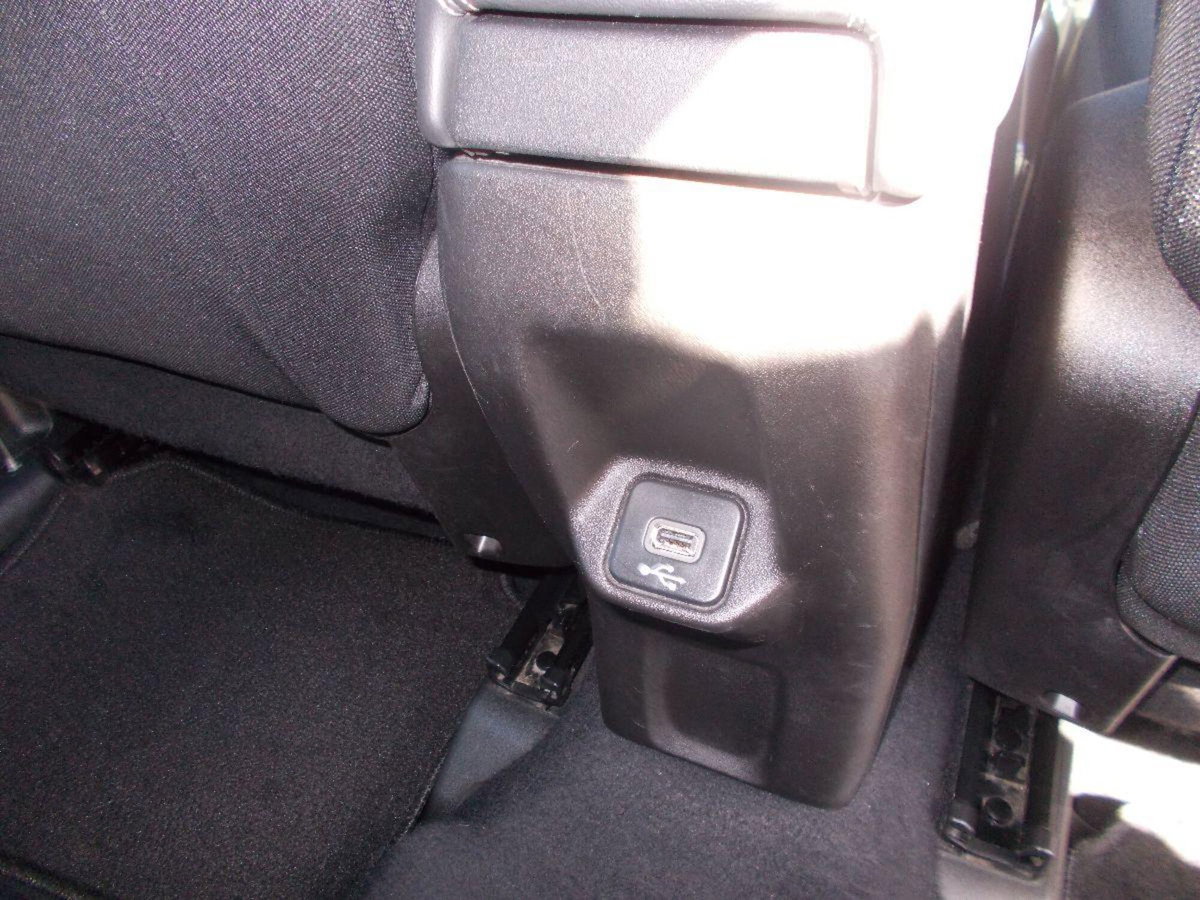Jeep Renegade 1.6 Mjt 120 CV Limited (8)