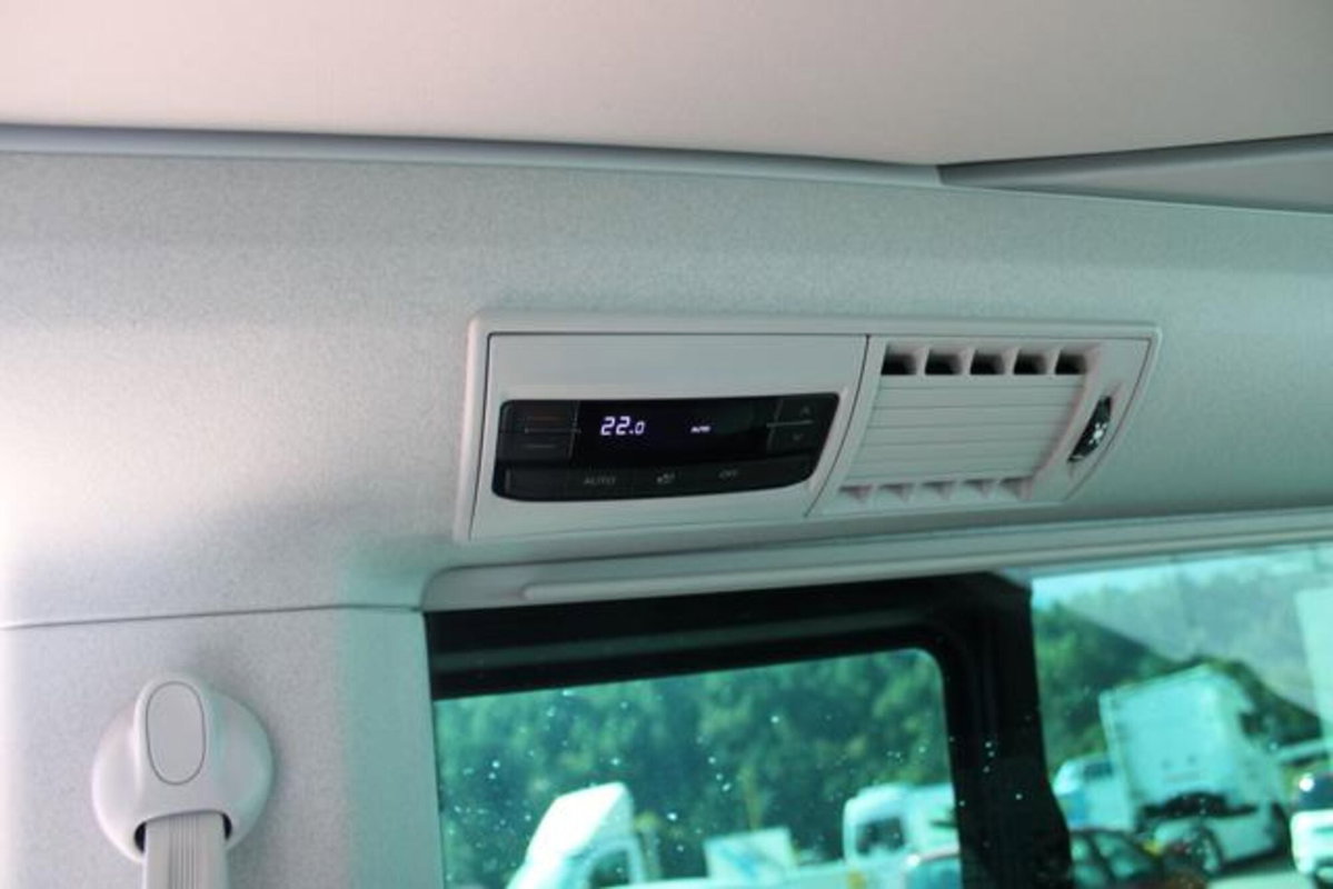 Volkswagen Multivan 2.0 TDI 204CV DSG 4Motion Comfortline (19)