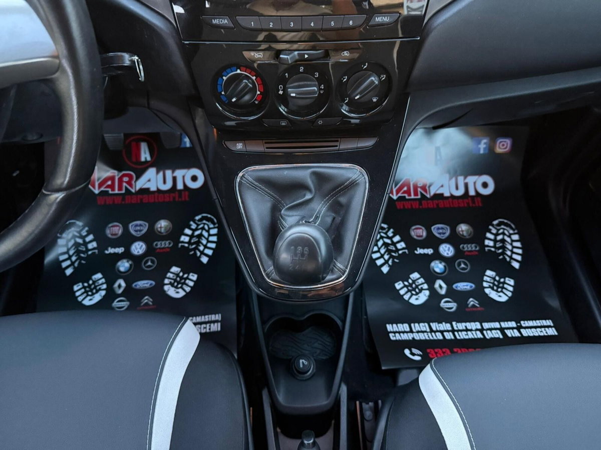 Lancia Ypsilon 1.3 MJT 16V 95 CV 5 porte S&S Platinum (18)