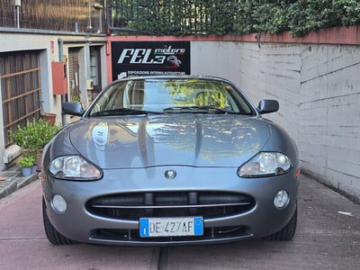 Jaguar XK 4.2 V8 Coupé usata