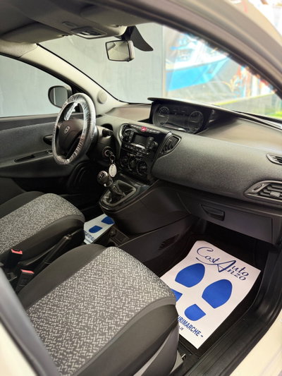Lancia Ypsilon 0.9 TwinAir 5 porte Metano Ecochic Gold (10)