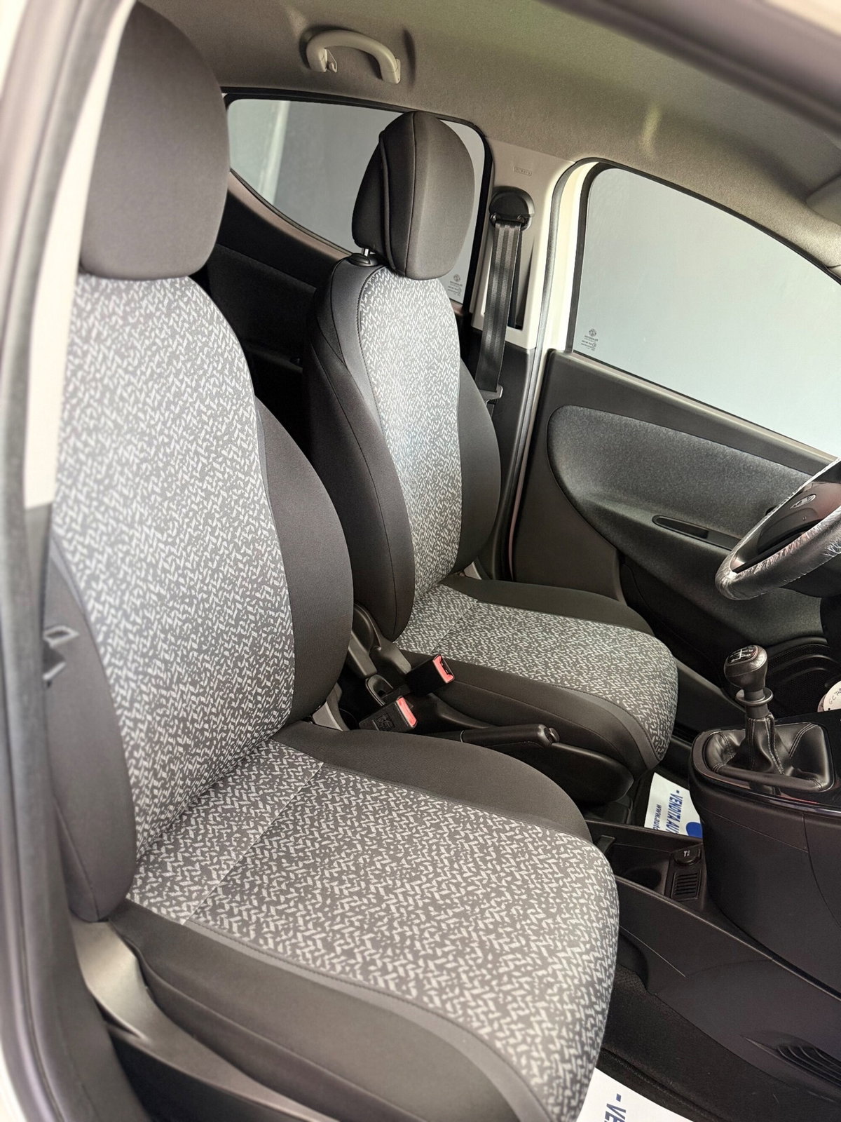 Lancia Ypsilon 0.9 TwinAir 5 porte Metano Ecochic Gold (16)