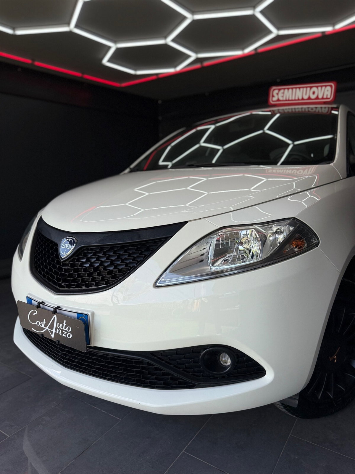Lancia Ypsilon 0.9 TwinAir 5 porte Metano Ecochic Gold (19)