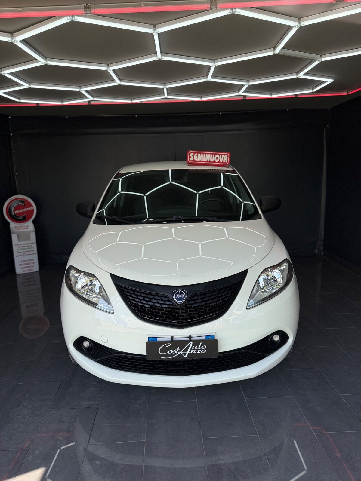 Lancia Ypsilon 0.9 TwinAir 5 porte Metano Ecochic Gold (3)