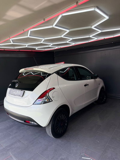 Lancia Ypsilon 0.9 TwinAir 5 porte Metano Ecochic Gold (7)