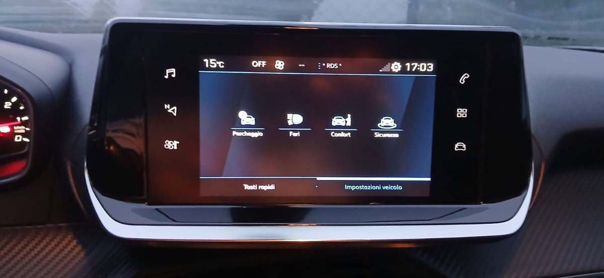 Peugeot 2008 BlueHDi 110 S&S Allure Pack (12)