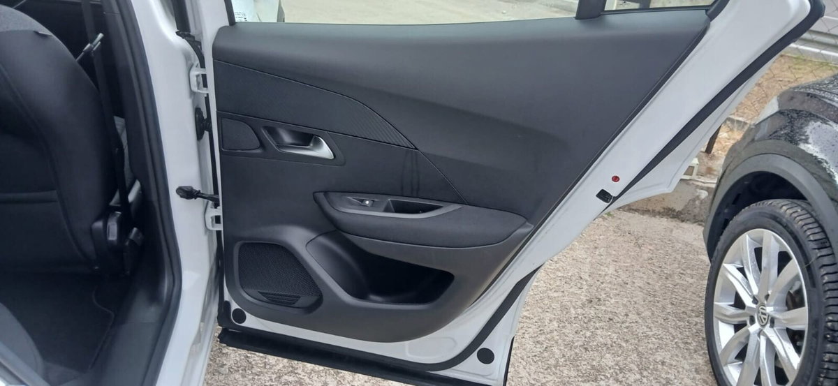 Peugeot 2008 BlueHDi 110 S&S Allure Pack (13)