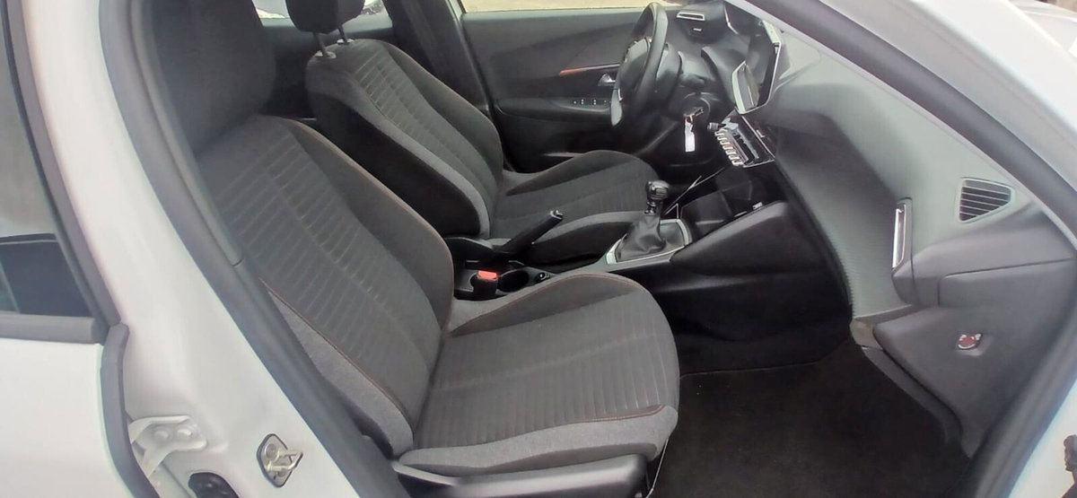 Peugeot 2008 BlueHDi 110 S&S Allure Pack (16)