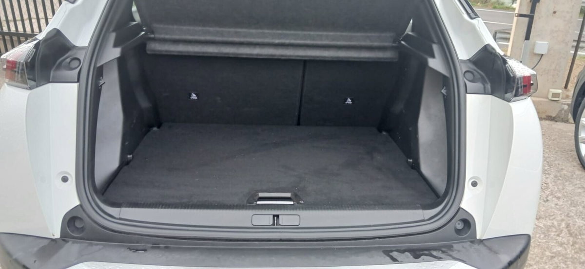 Peugeot 2008 BlueHDi 110 S&S Allure Pack (17)